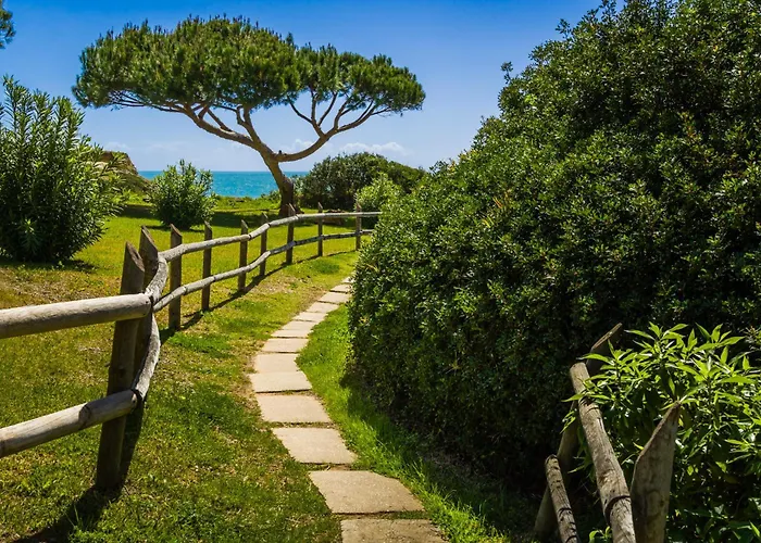 Clifftop Beach Stay - Pool, Private Terrace, Garden & Paddle Boards