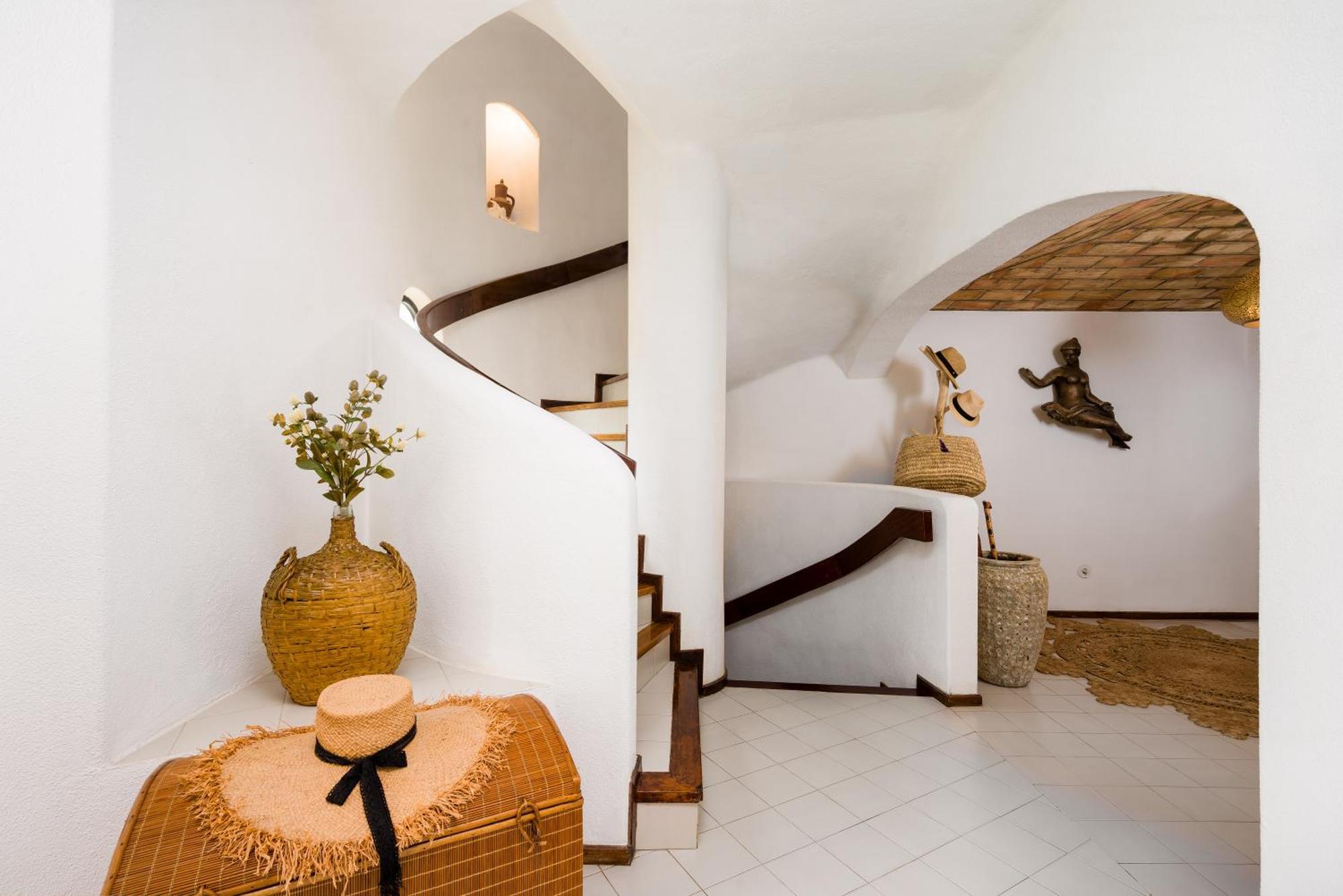 Clifftop - Pool, Private Terrace, Garden & Paddle Boards Villa *