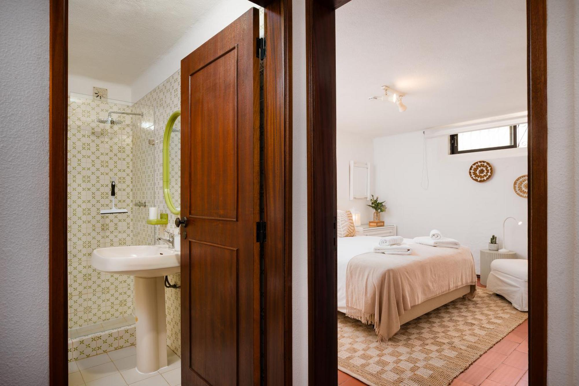 Clifftop - Pool, Private Terrace, Garden & Paddle Boards Villa