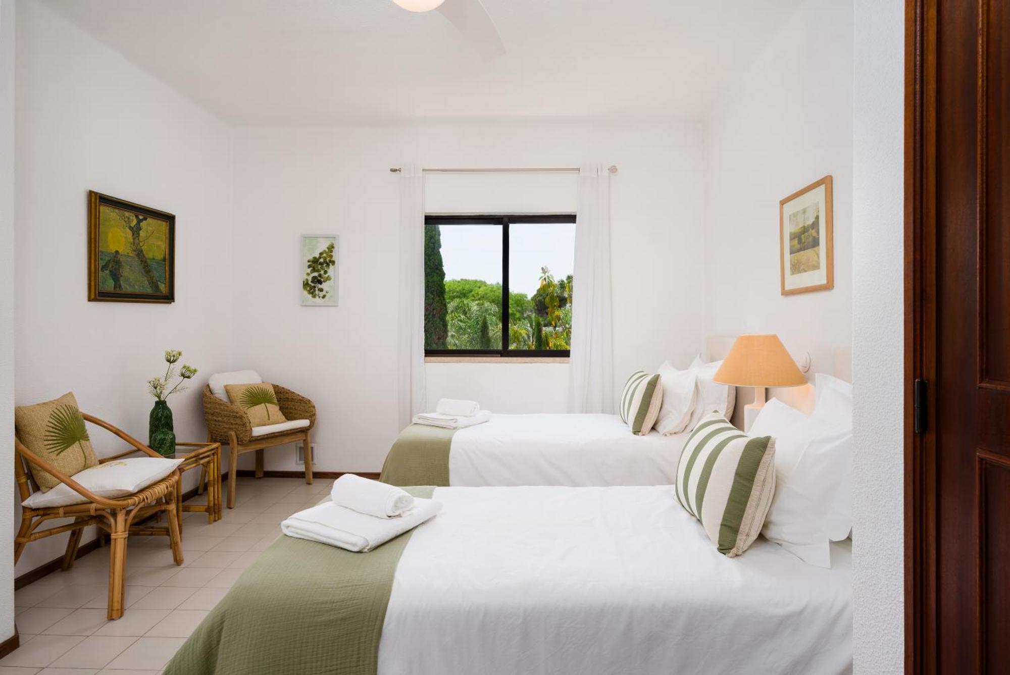 Clifftop - Pool, Private Terrace, Garden & Paddle Boards * Porches (Algarve)